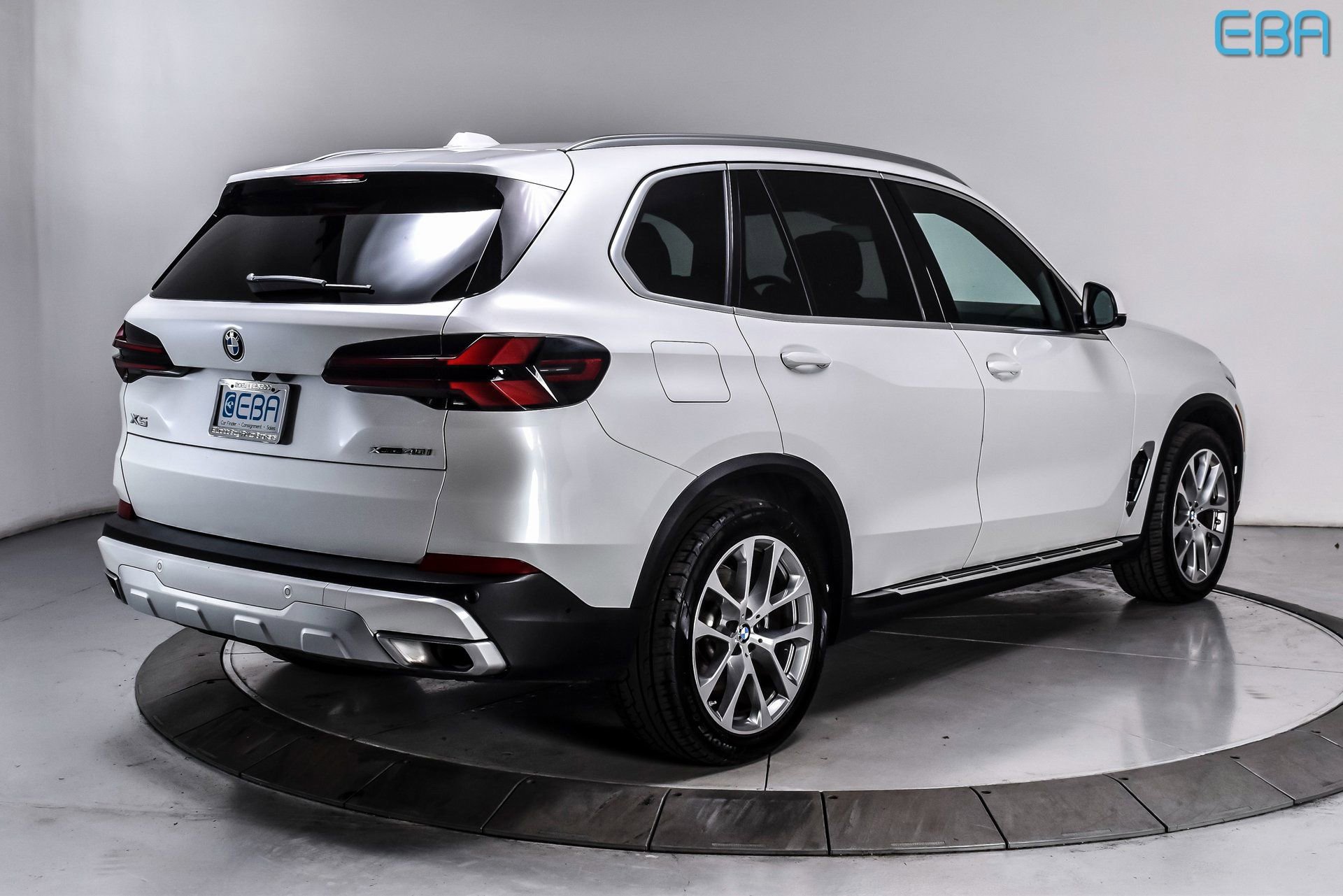 Used 2024 BMW X5 xDrive40i w/ Premium Package image 6
