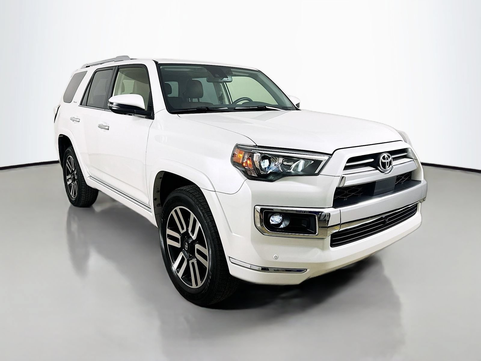 Used 2024 Toyota 4Runner Limited AWD/4WD image 3