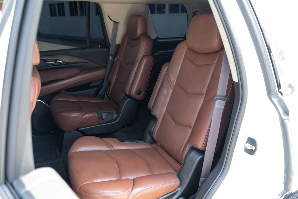 Used 2017 Cadillac Escalade Premium Luxury RWD image 14