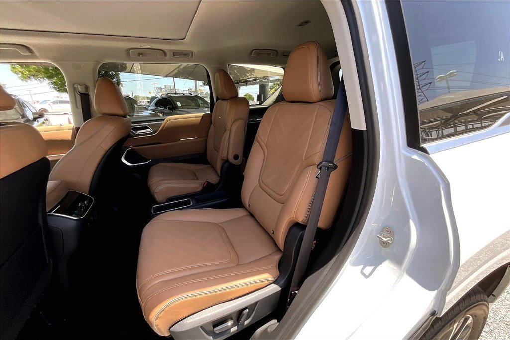 New 2027 INFINITI QX80 Luxe w/ Cargo Package AWD/4WD image 14