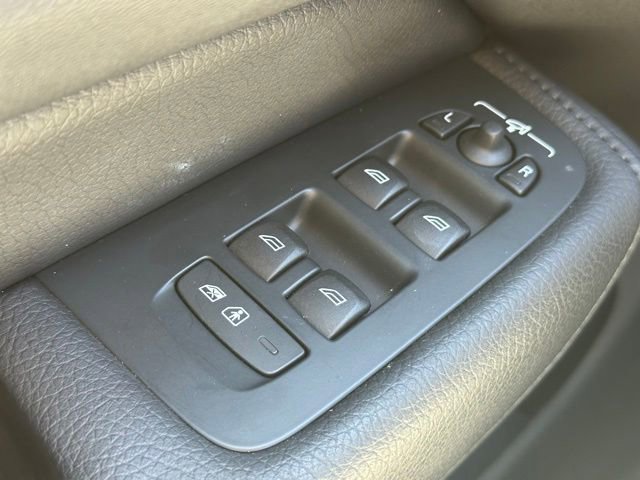 Used 2021 Volvo XC60 T5 Momentum AWD/4WD image 26