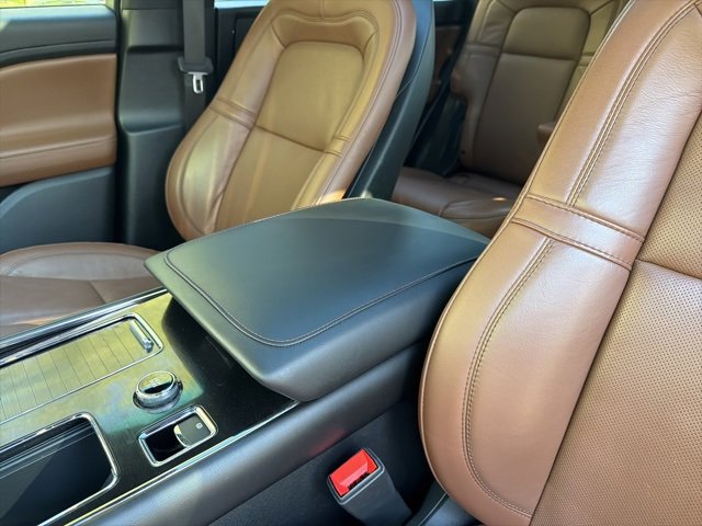 Used 2023 Lincoln Aviator Reserve w/ Equipment Group 201A image 19