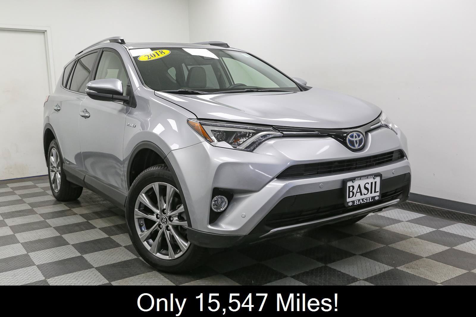 Used 2018 Toyota RAV4 Limited AWD/4WD image 2