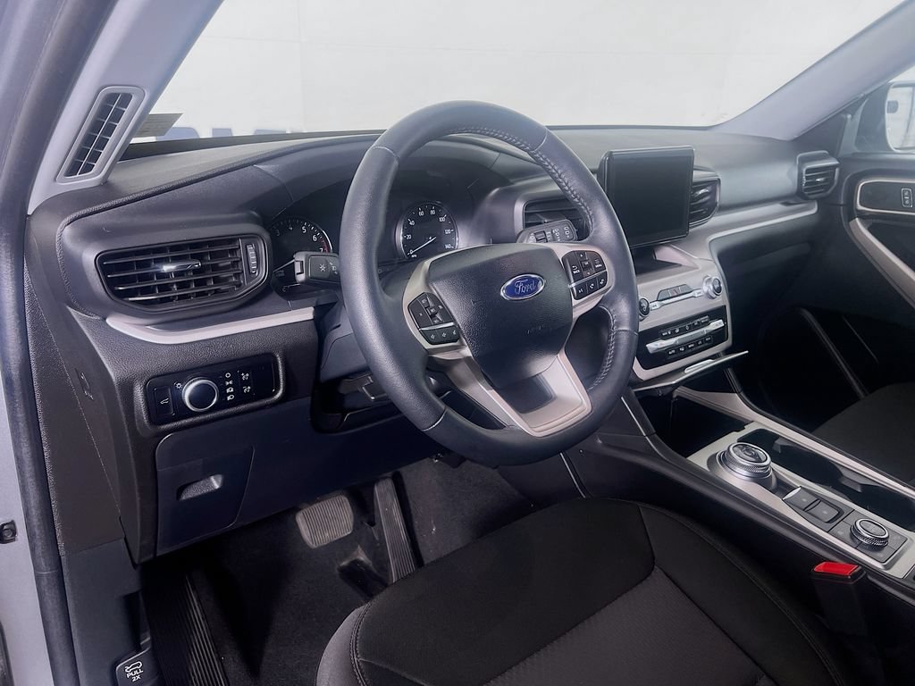 Certified 2024 Ford Explorer XLT AWD/4WD image 9