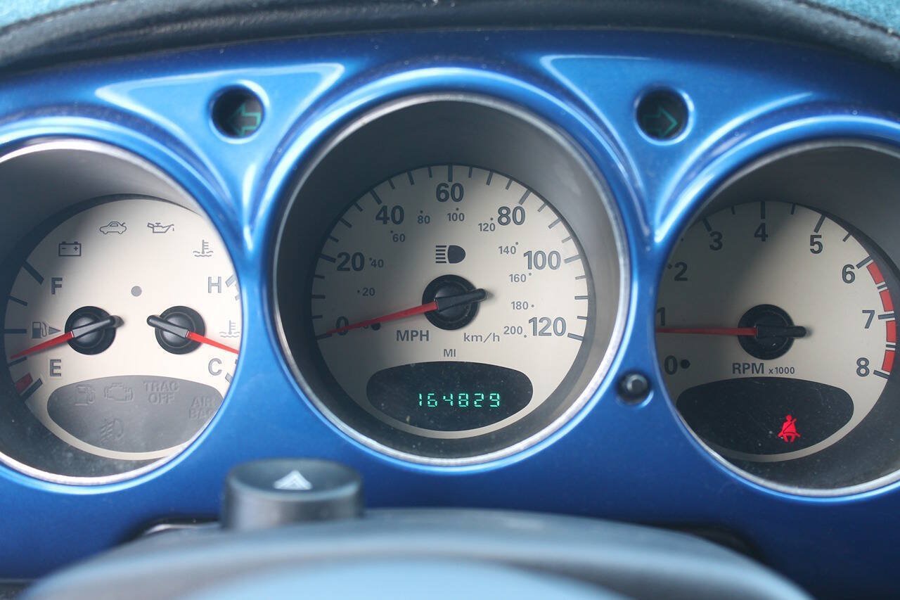 Used 2004 Chrysler PT Cruiser Limited FWD image 38