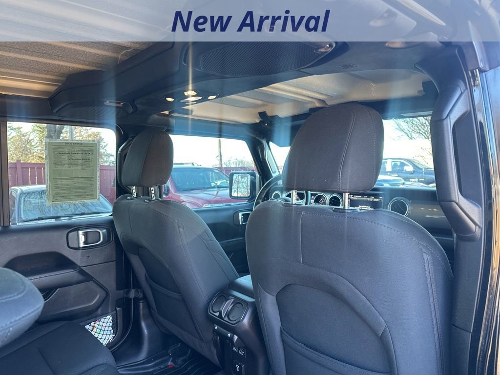 Used 2019 Jeep Wrangler Unlimited Sahara w/ Uconnect 4C Nav & Sound Group image 9
