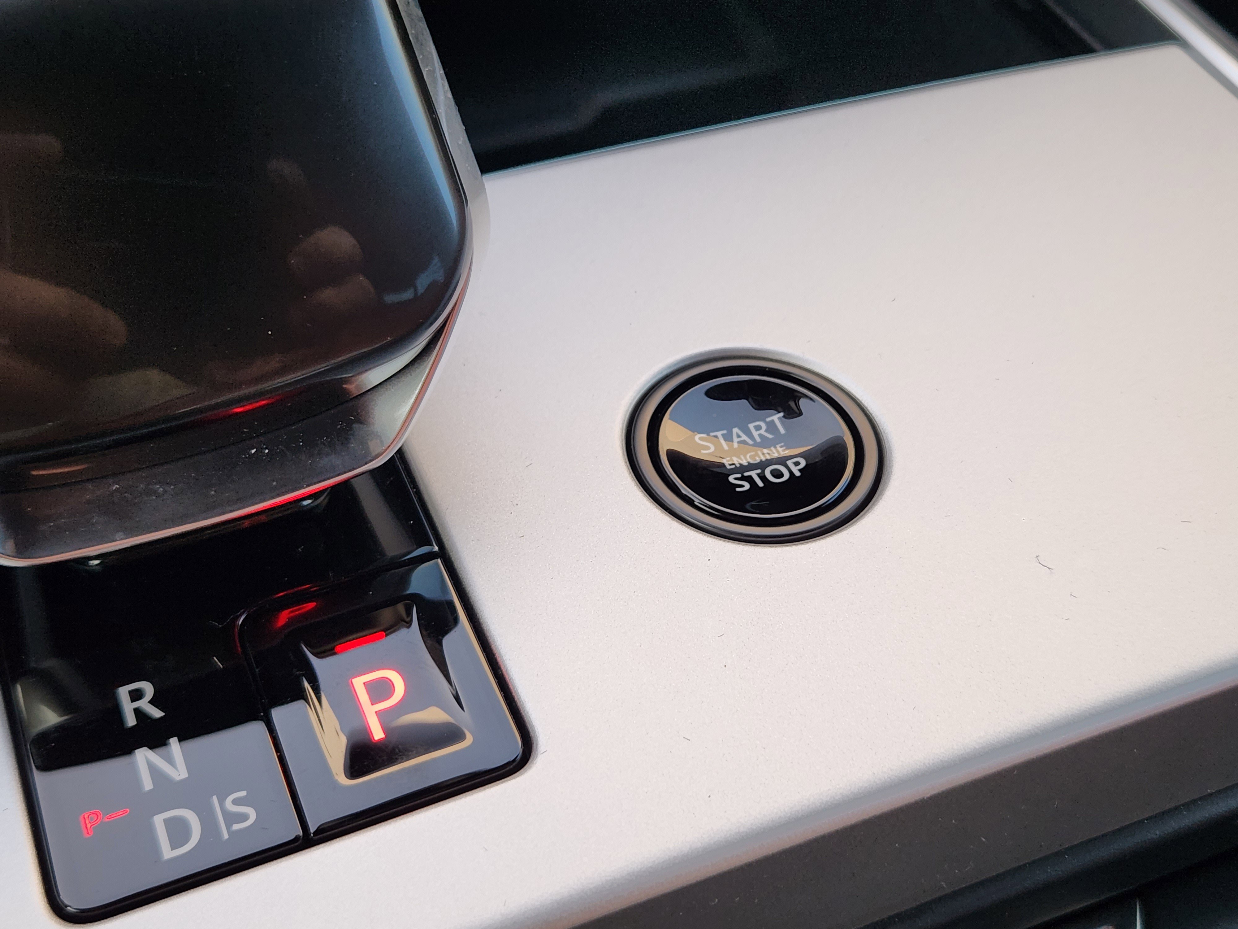New 2025 Land Rover Range Rover SV image 19