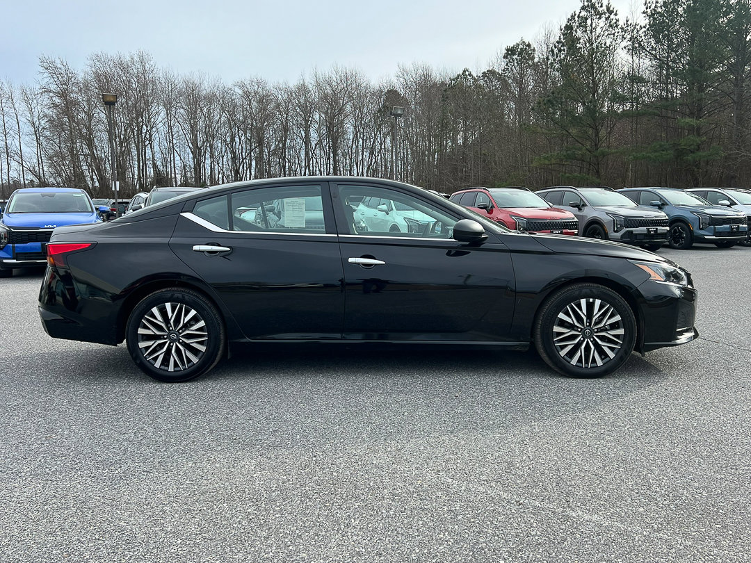 Used 2025 Nissan Altima 2.5 SV image 6