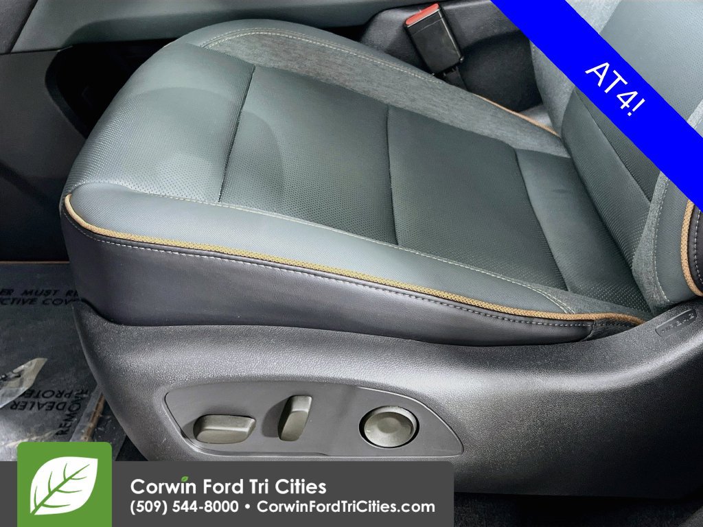 Used 2025 GMC Acadia AT4 AWD/4WD image 24