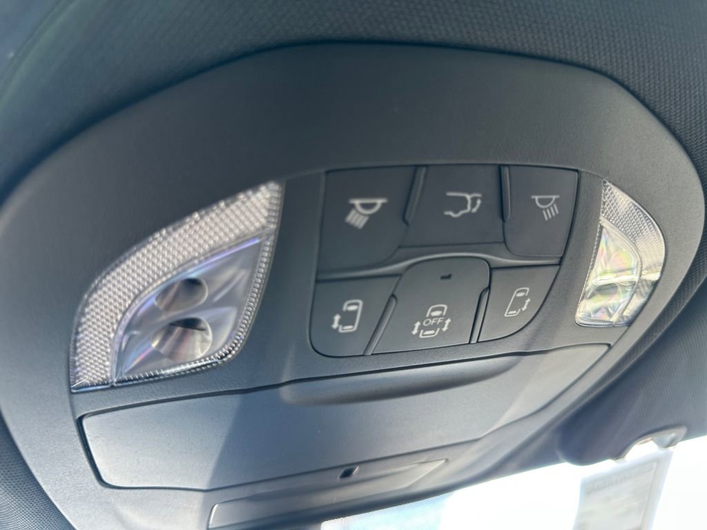 New 2026 Chrysler Pacifica Select image 21