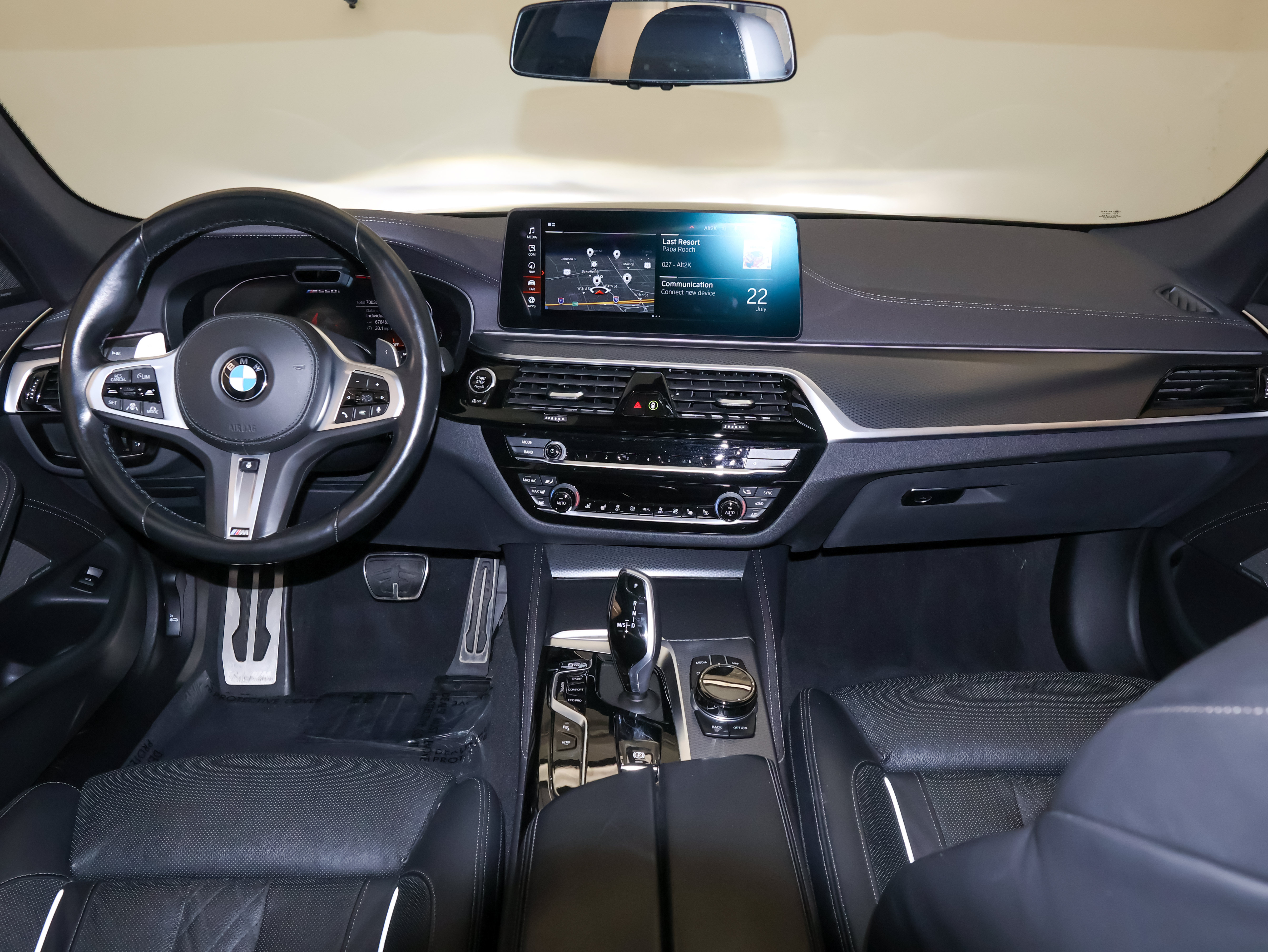 Used 2021 BMW M550i xDrive w/ Executive Package AWD/4WD image 25