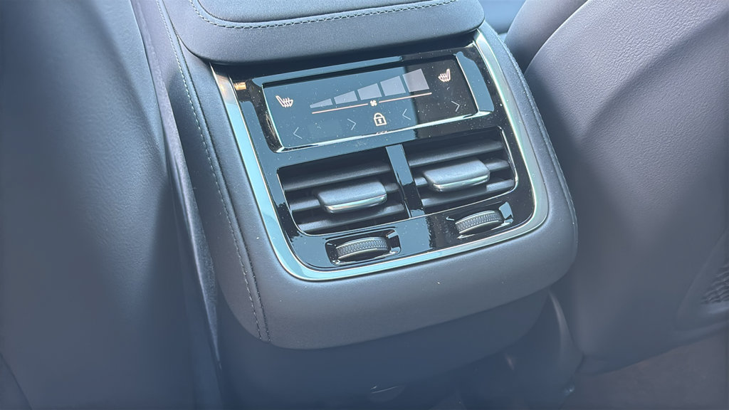 New 2027 Volvo XC90 B6 Plus AWD/4WD image 9