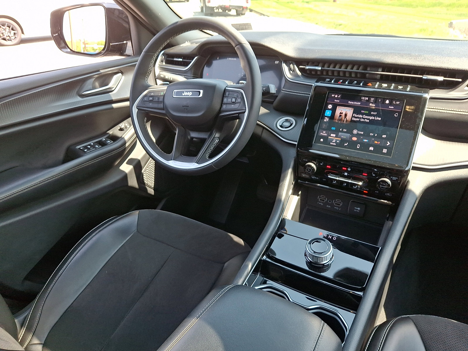 Certified 2023 Jeep Grand Cherokee L Laredo AWD/4WD image 15