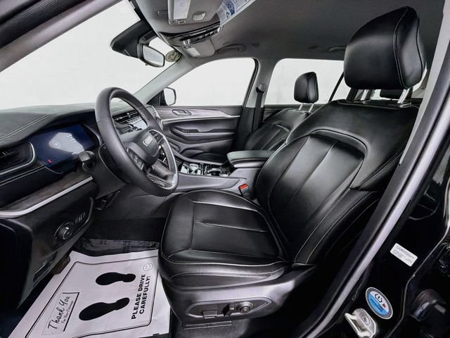 Used 2023 Jeep Grand Cherokee L Limited w/ Black Appearance Package AWD/4WD image 21