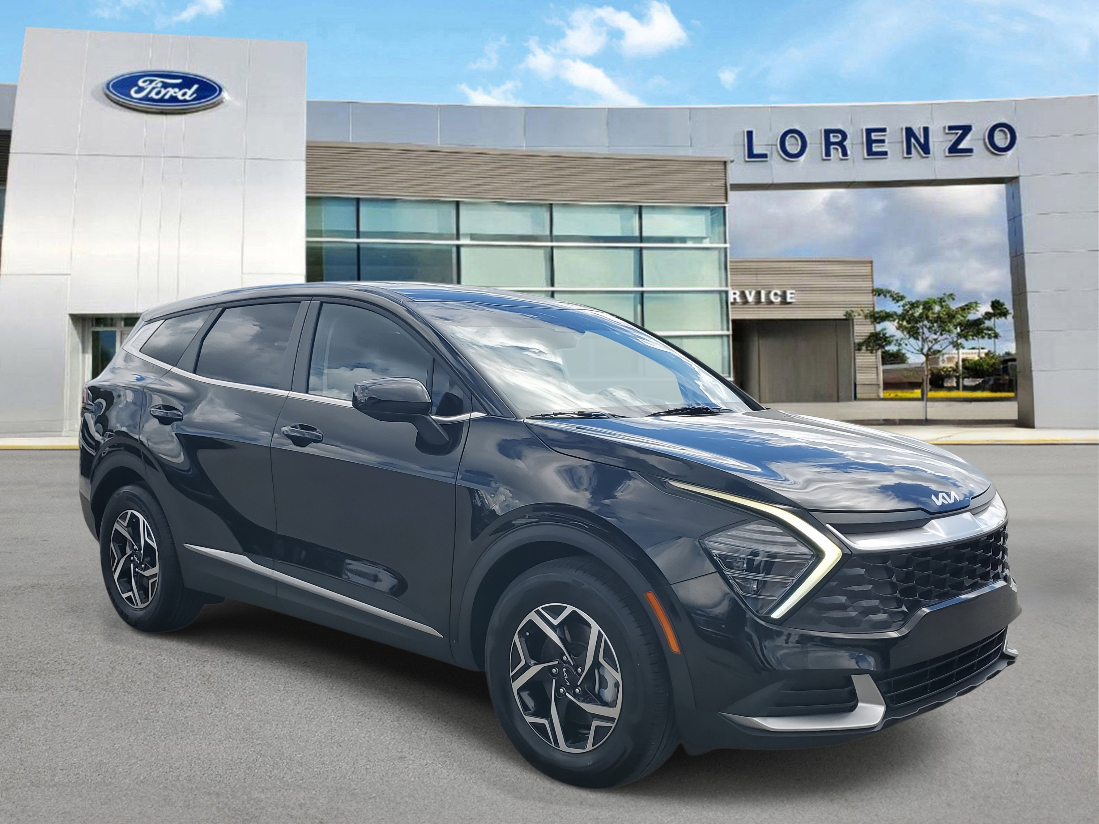 Used 2025 Kia Sportage LX image 3