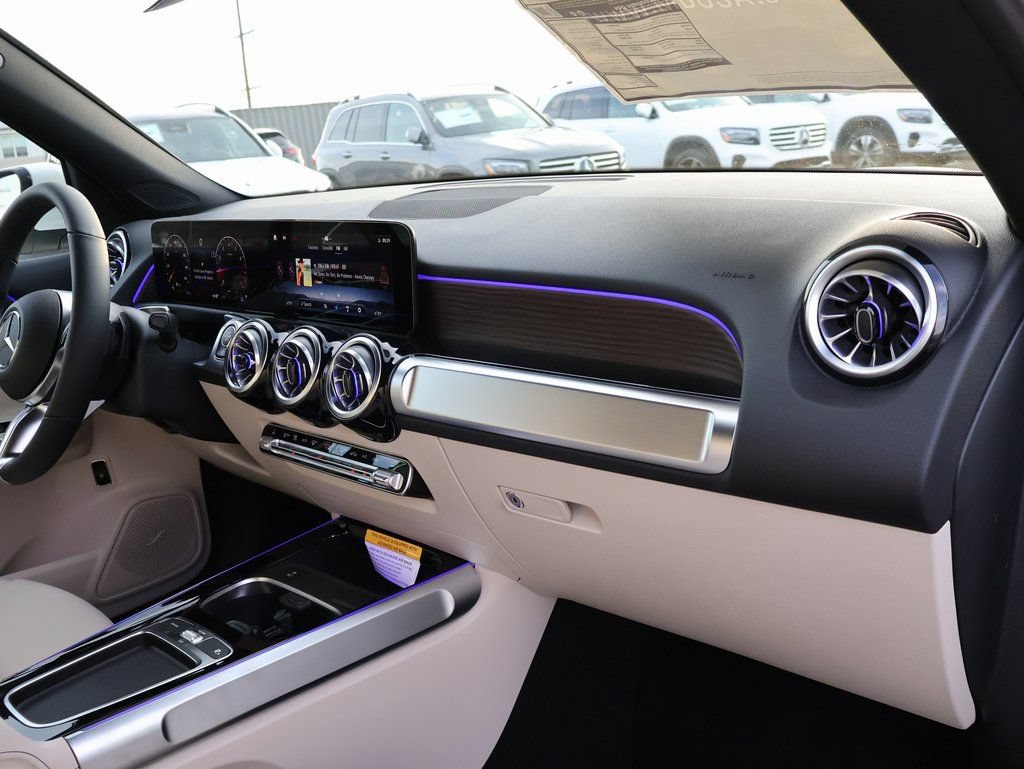 New 2026 Mercedes-Benz GLB 250 4MATIC image 11