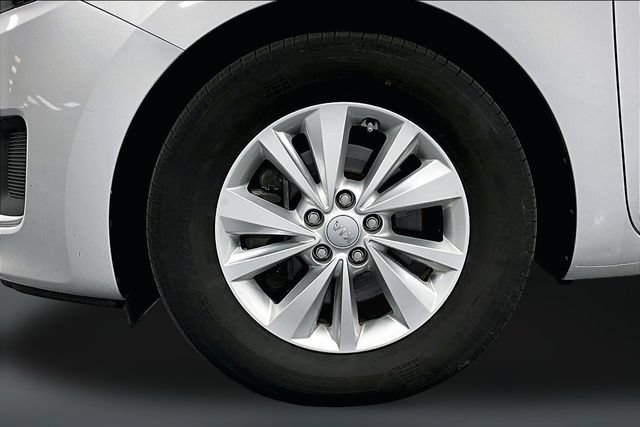 Used 2016 Kia Sedona L FWD image 31