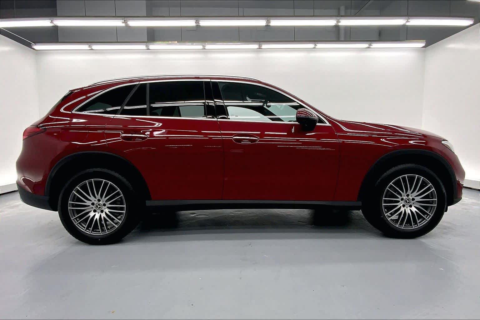 Used 2026 Mercedes-Benz GLC 300 image 5