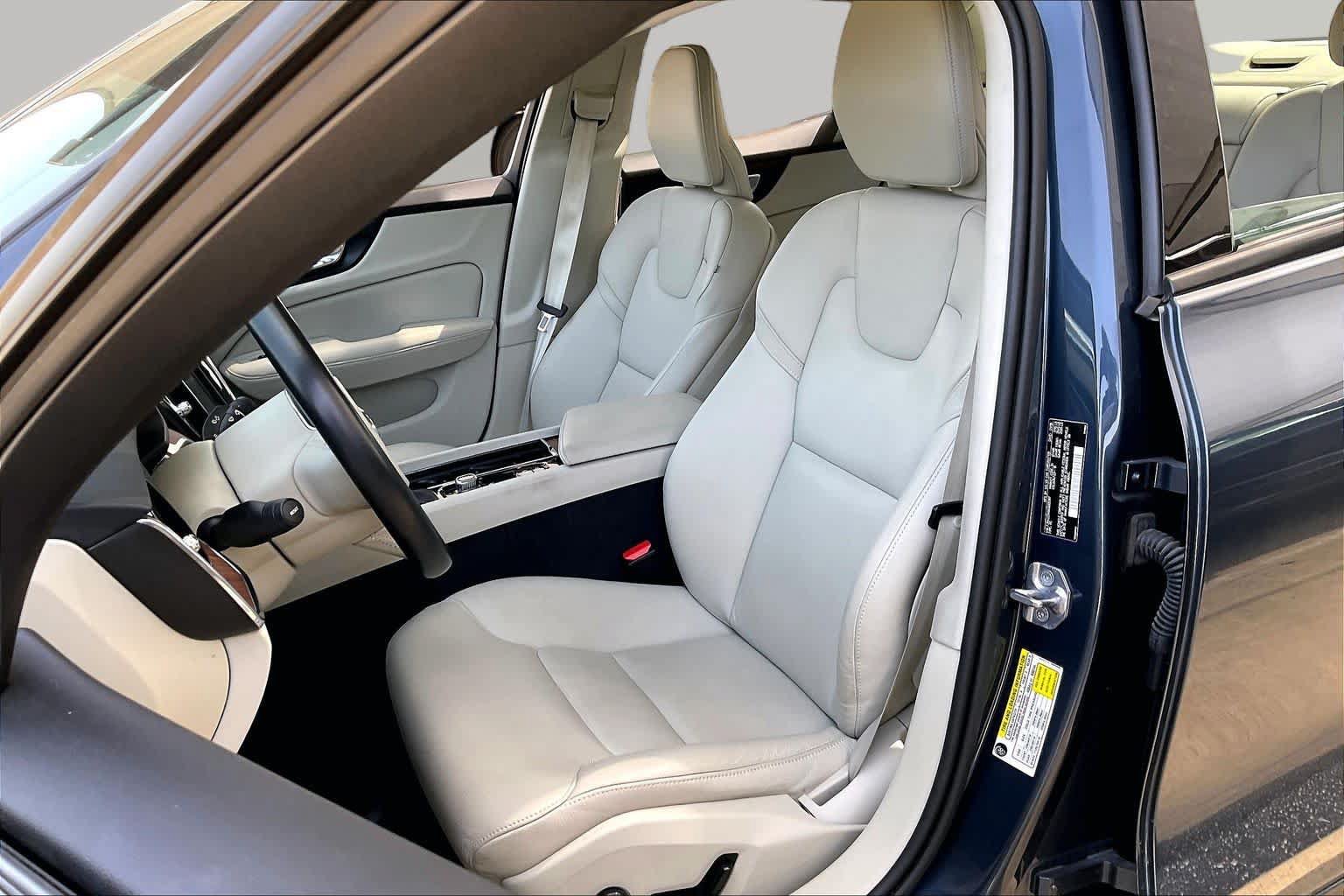 Used 2019 Volvo S60 T6 Momentum w/ Multimedia Package AWD/4WD image 8