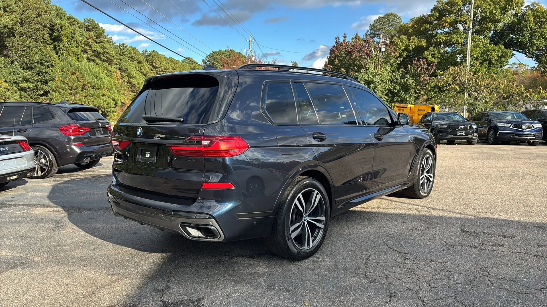 Used 2020 BMW X7 xDrive40i w/ M Sport Package image 3
