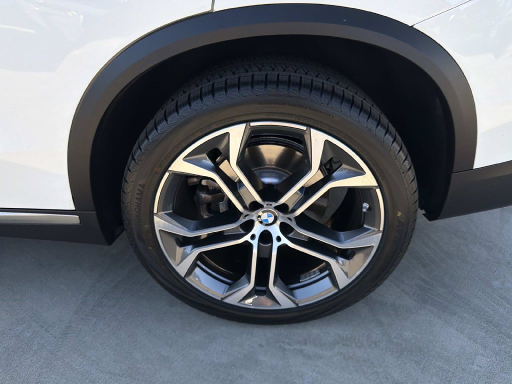 Used 2024 BMW X5 sDrive40i w/ Parking Assistance Package RWD image 7