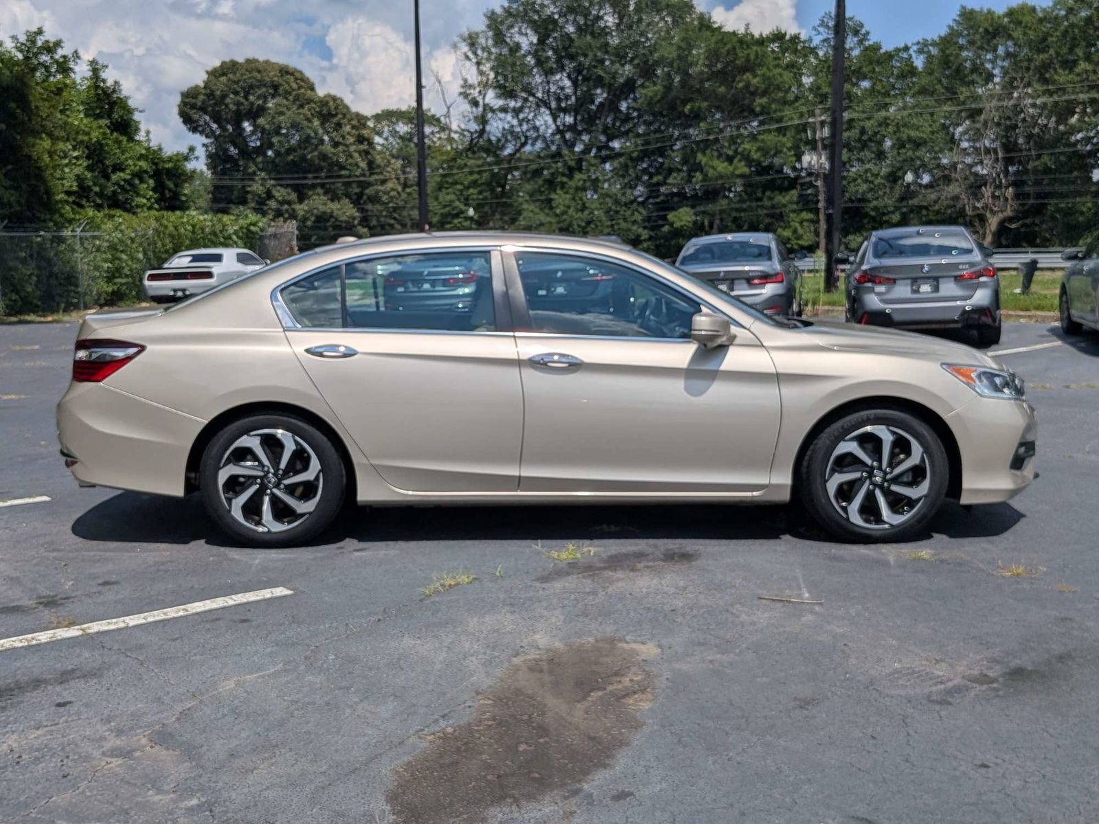 Used 2017 Honda Accord EX-L image 3