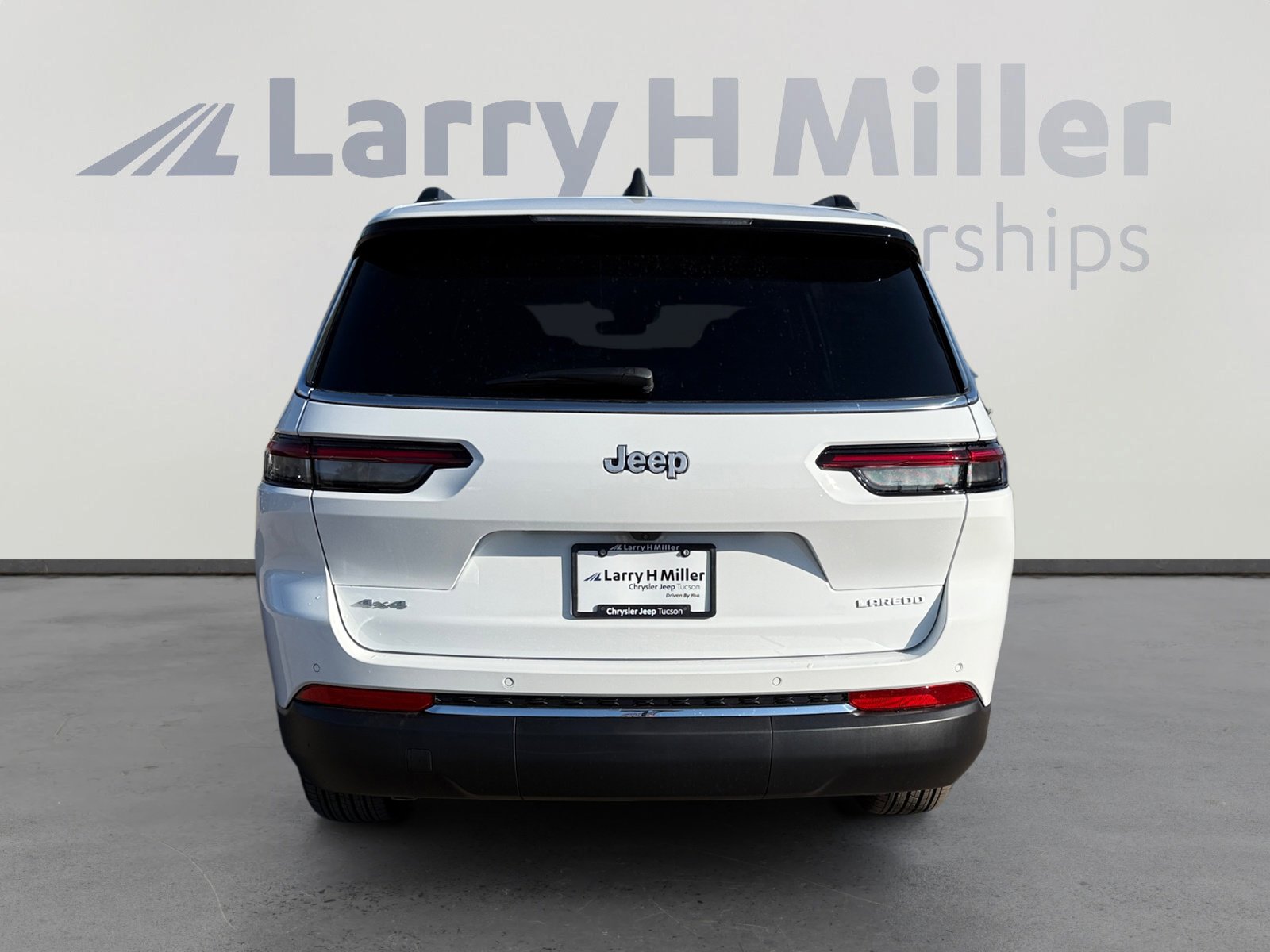 New 2025 Jeep Grand Cherokee L Laredo w/ Luxury Tech Group I image 4
