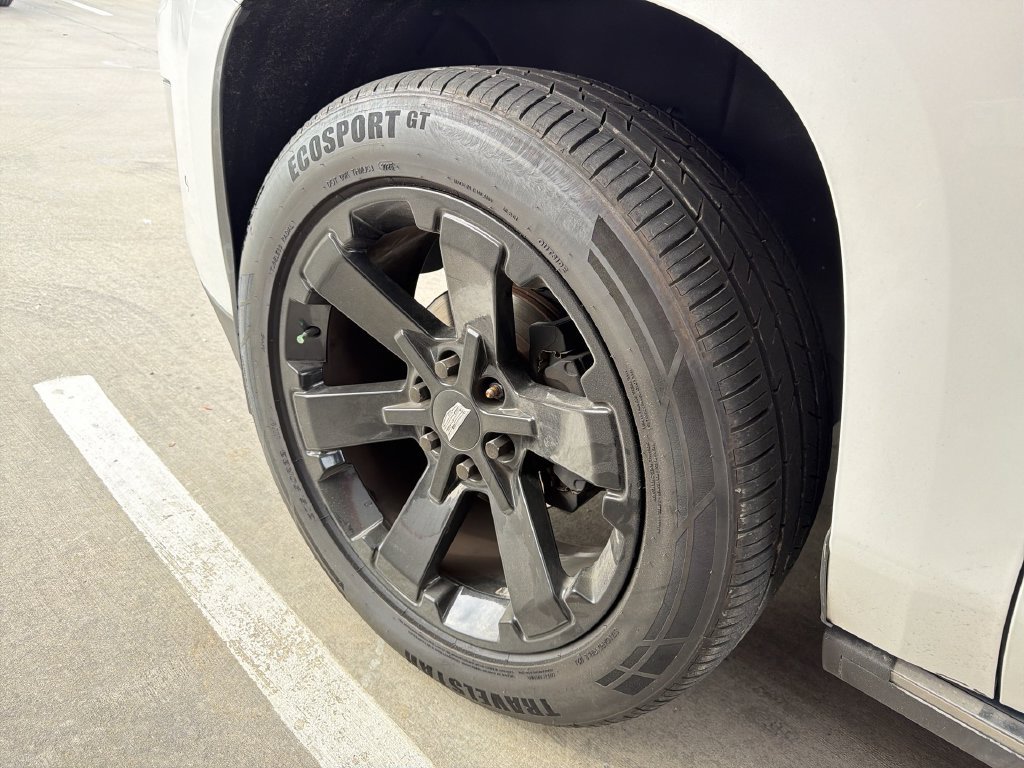 Used 2020 Cadillac Escalade Platinum RWD image 2