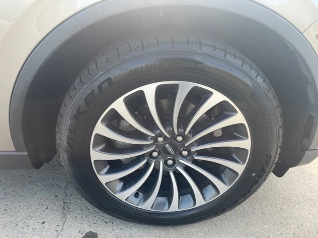 Used 2020 Lincoln Aviator Reserve w/ Equipment Group 201A AWD/4WD image 2