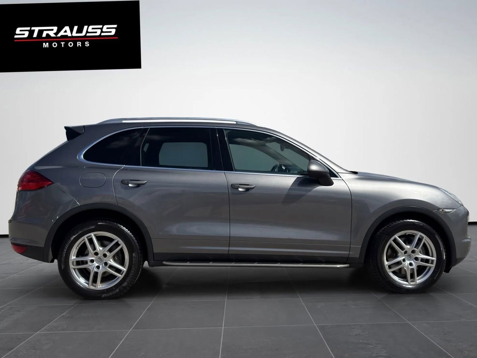 Used 2013 Porsche Cayenne Diesel AWD/4WD image 5