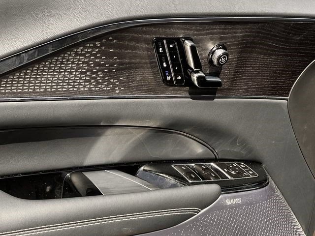 New 2026 Cadillac Lyriq V w/ Exterior Carbon Fiber Package AWD/4WD image 20