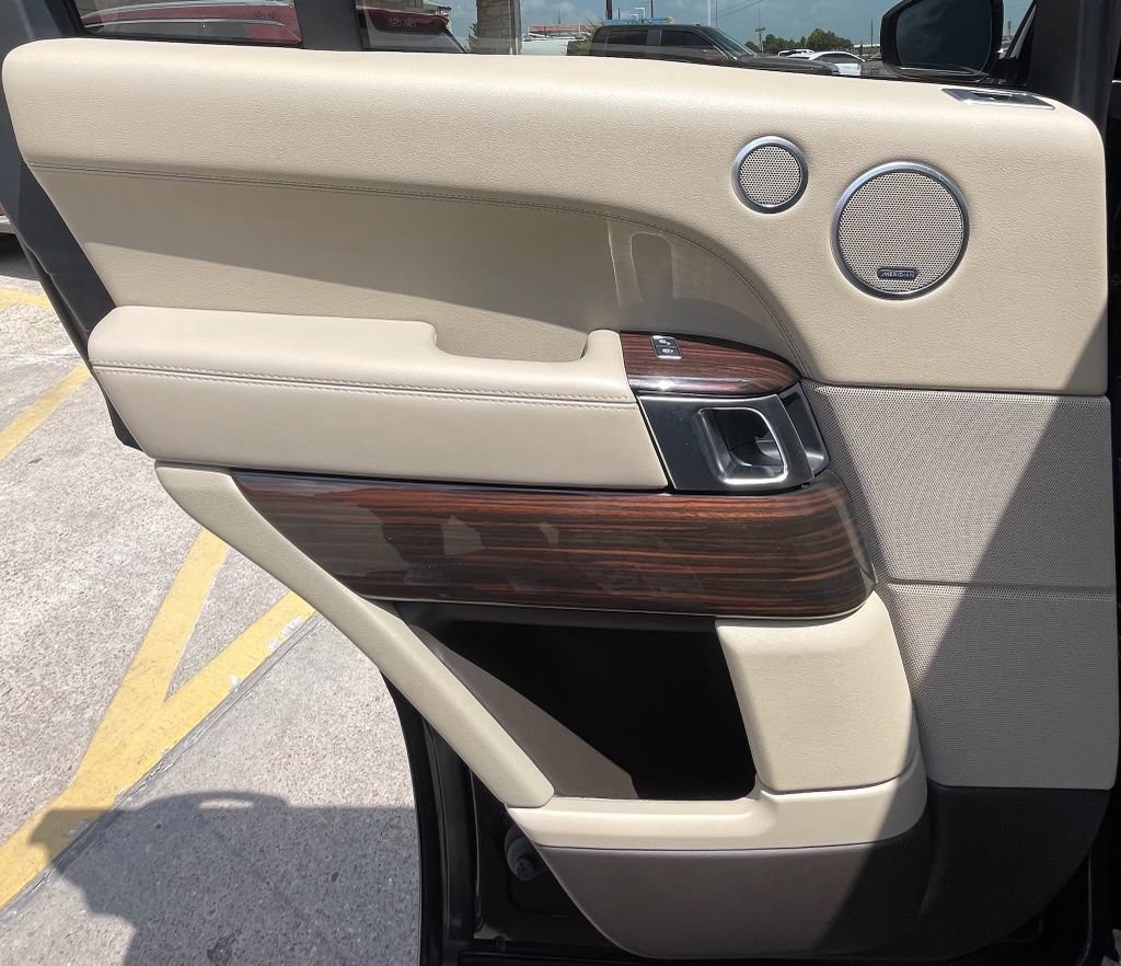 Used 2017 Land Rover Range Rover HSE AWD/4WD image 31