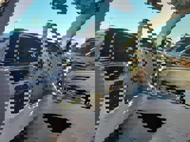 Certified 2024 Cadillac Escalade Premium Luxury Platinum image 10