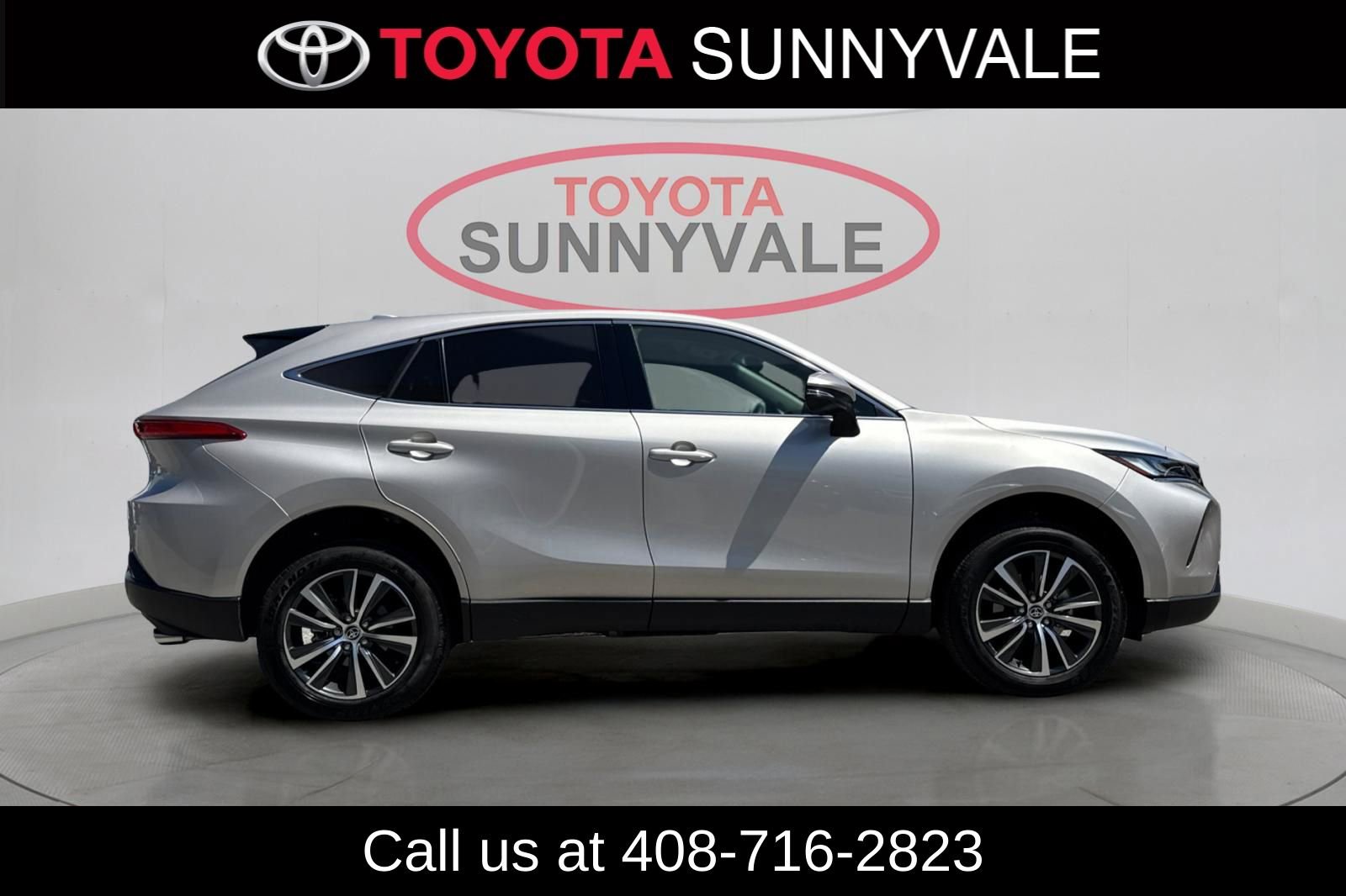 Used 2023 Toyota Venza LE AWD/4WD image 10