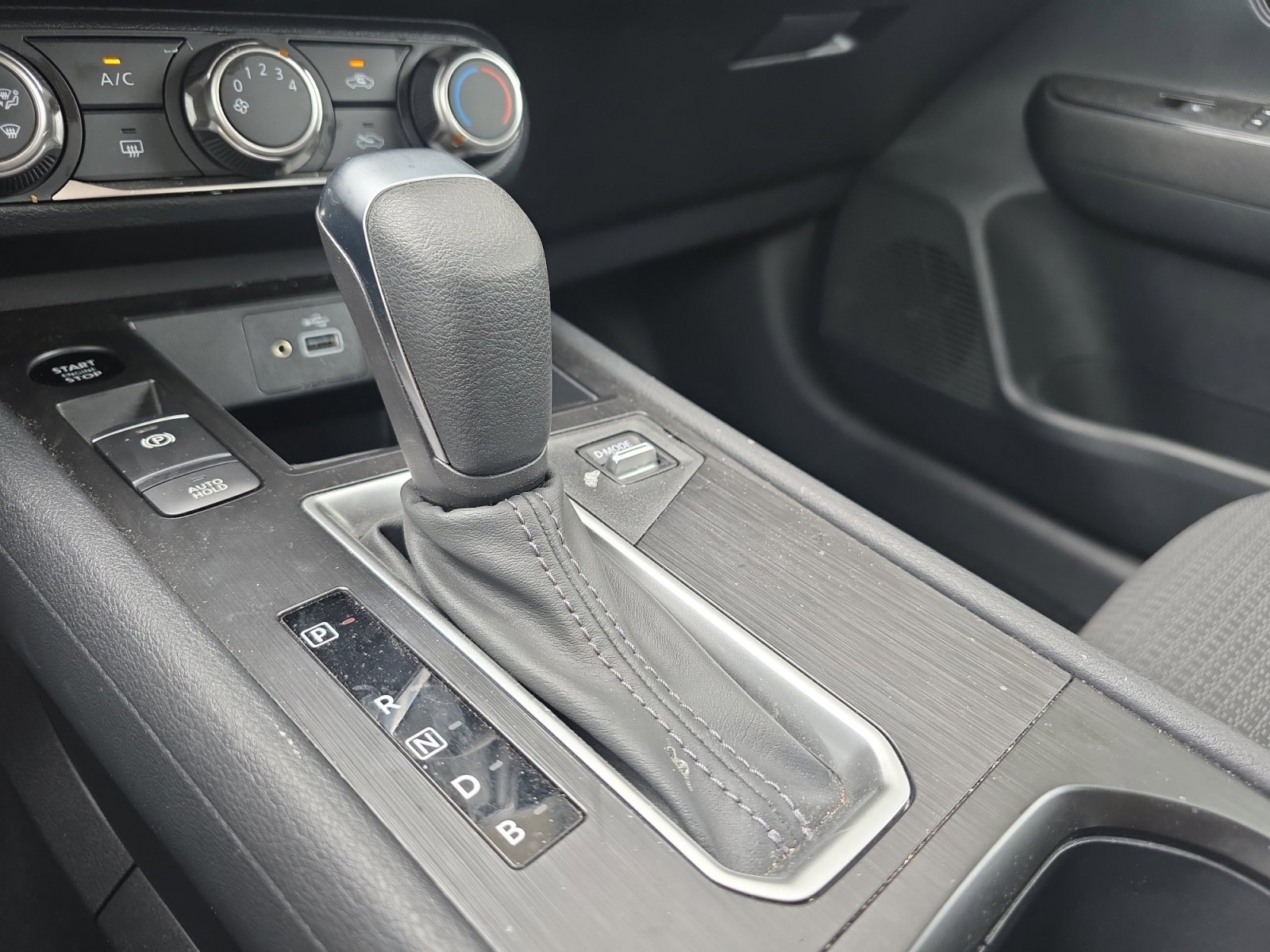 Used 2025 Nissan Kicks S image 20