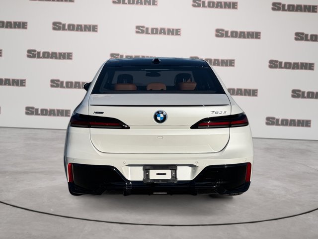 Used 2026 BMW 750e xDrive AWD/4WD image 4