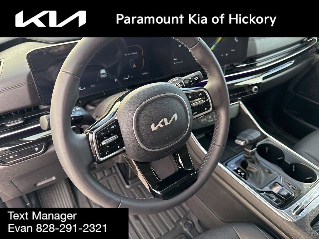 Used 2025 Kia Carnival SX Prestige image 35