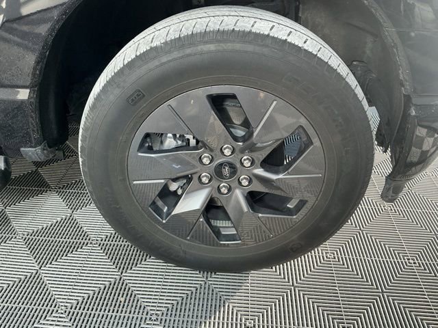 Used 2022 Ford F150 Lightning Lariat image 16