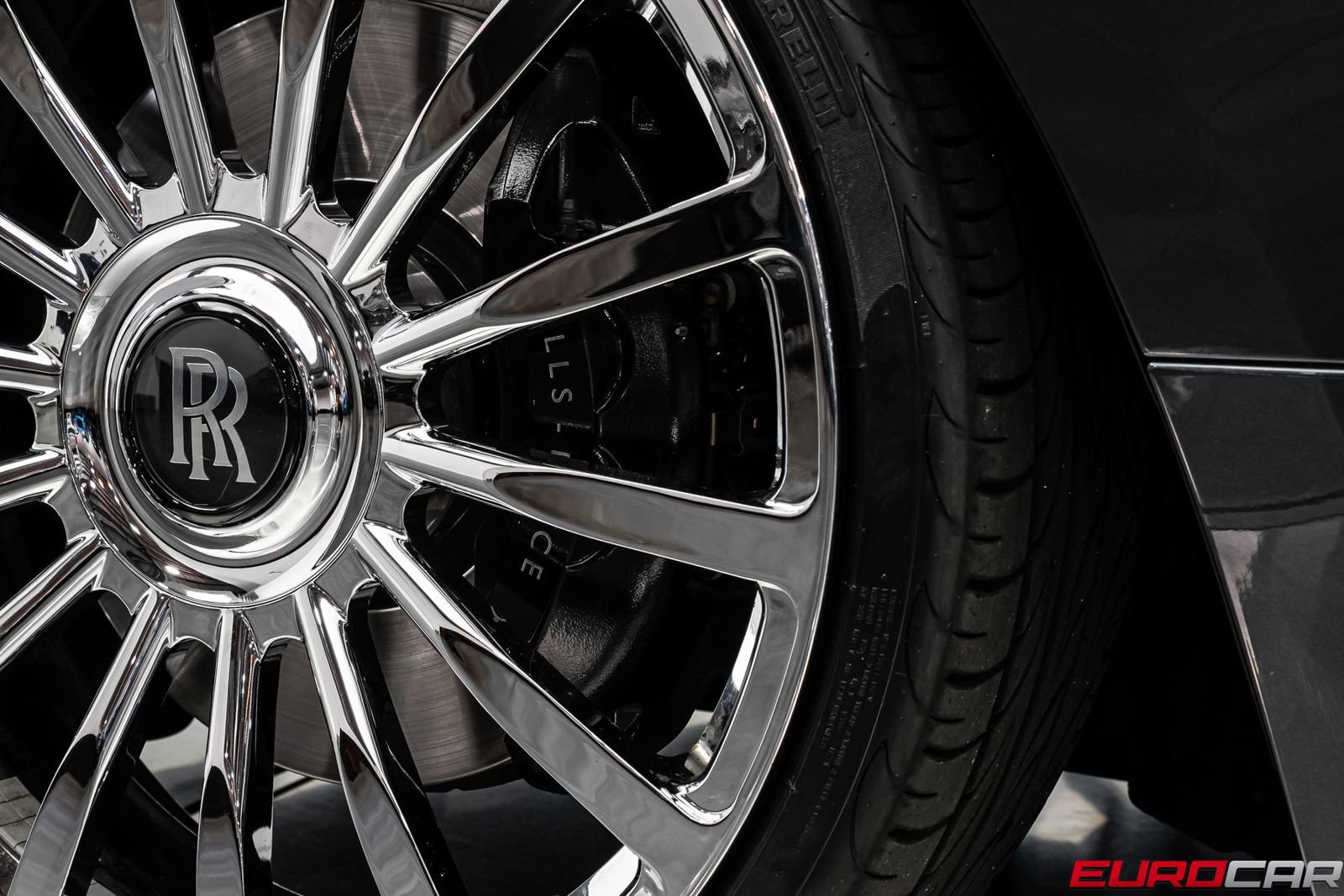 Used 2018 Rolls-Royce Dawn RWD image 25