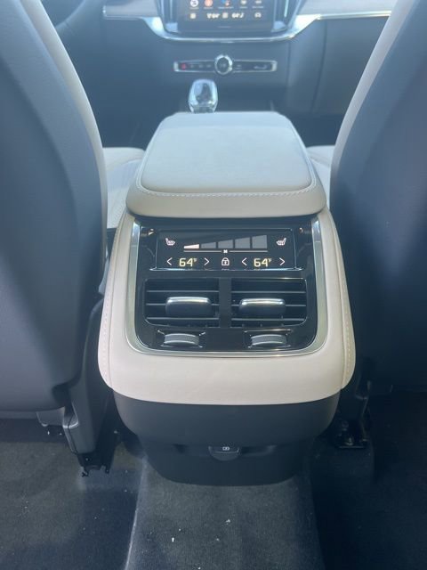 New 2026 Volvo XC90 B5 Core image 25
