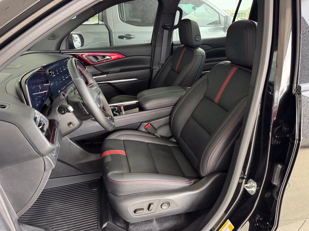 Used 2025 Chevrolet Traverse RS AWD/4WD image 21