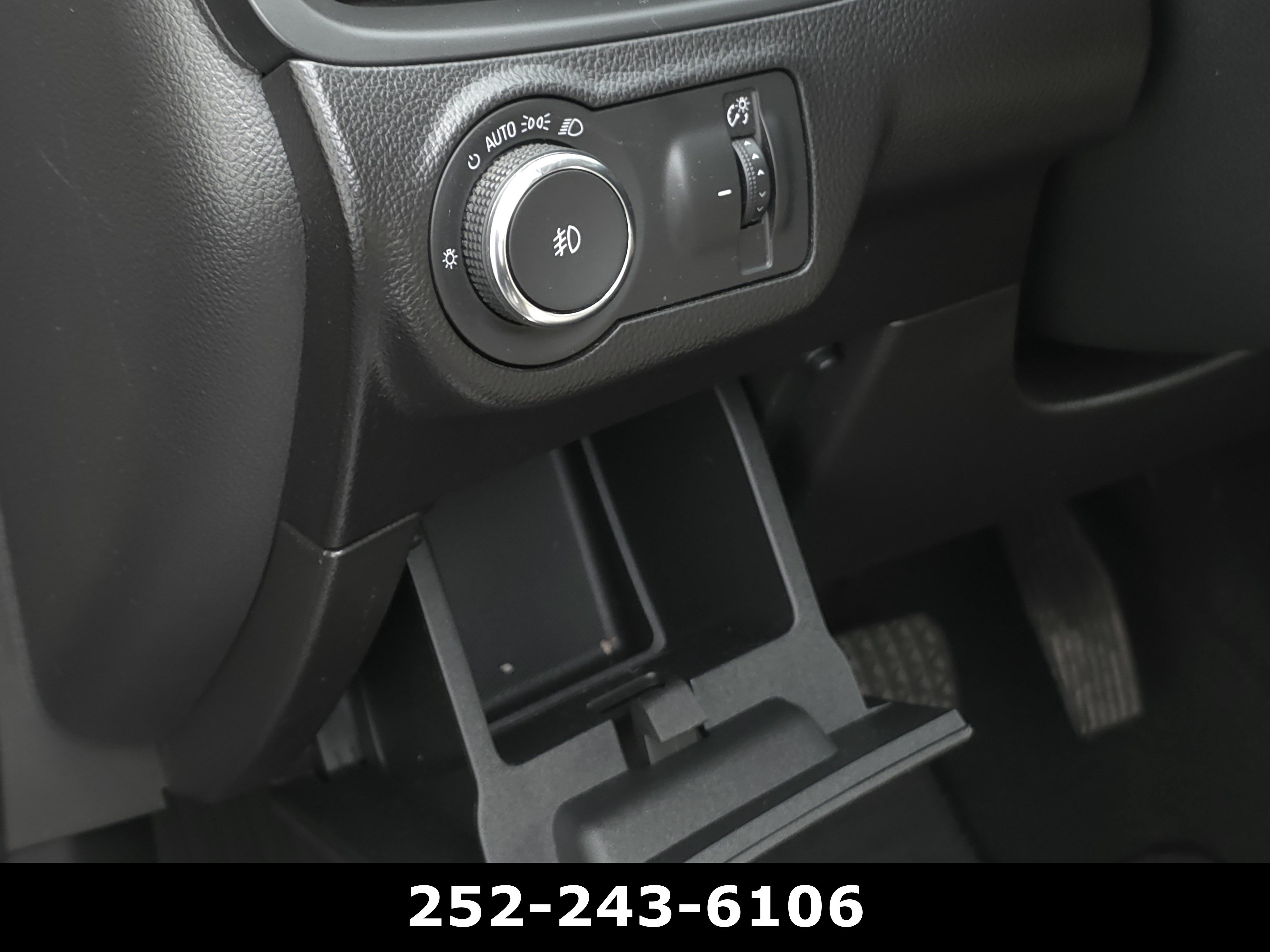 Used 2020 Buick Envision Essence FWD image 24