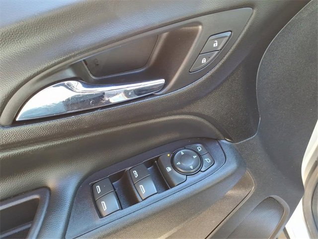 Used 2020 Chevrolet Equinox LT image 16