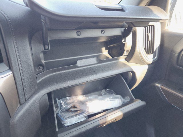 Used 2021 Chevrolet Silverado 1500 High Country w/ Technology Package image 58