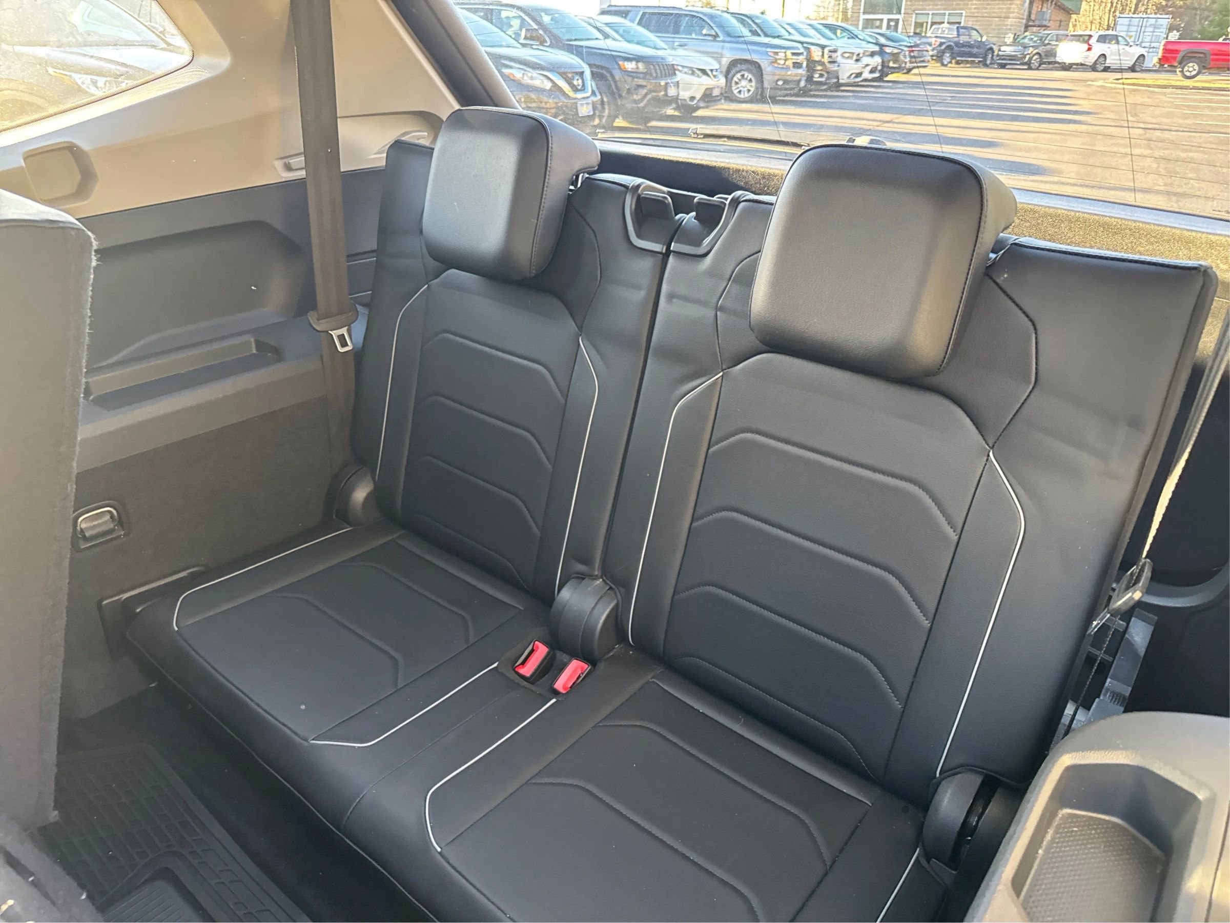 Used 2018 Volkswagen Tiguan SEL Premium image 28