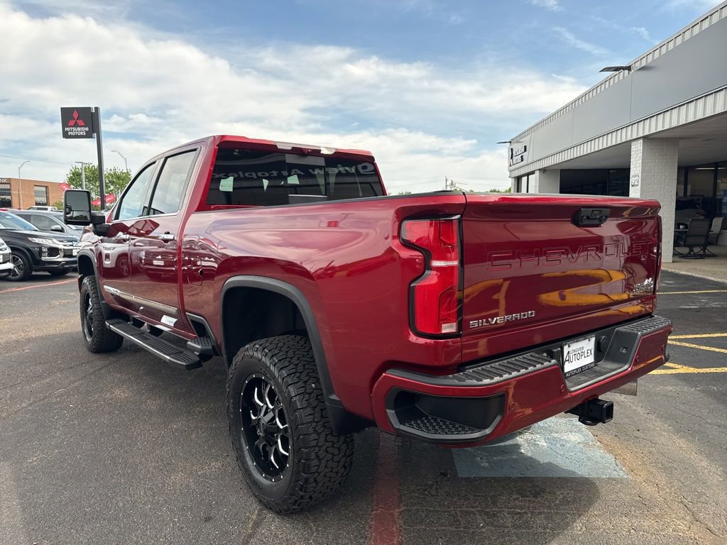 Used 2024 Chevrolet Silverado 2500 High Country w/ Technology Package AWD/4WD image 9