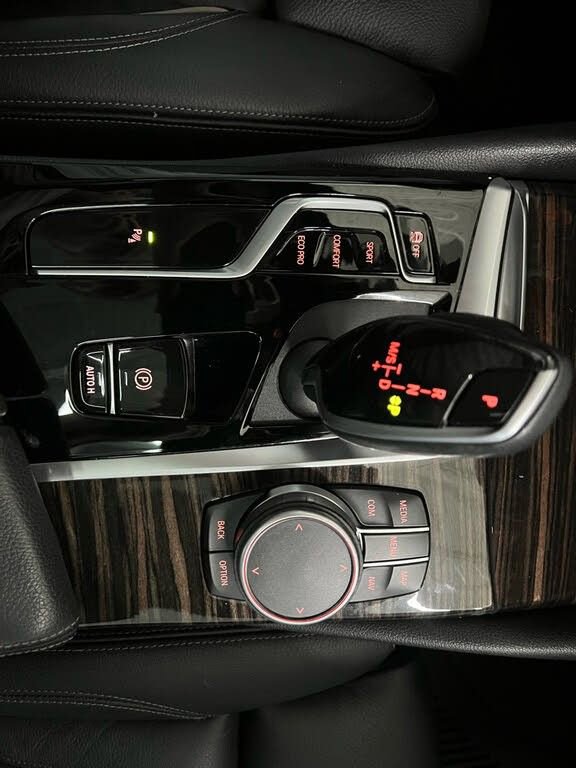 Used 2022 BMW 530i w/ M Sport Package RWD image 27