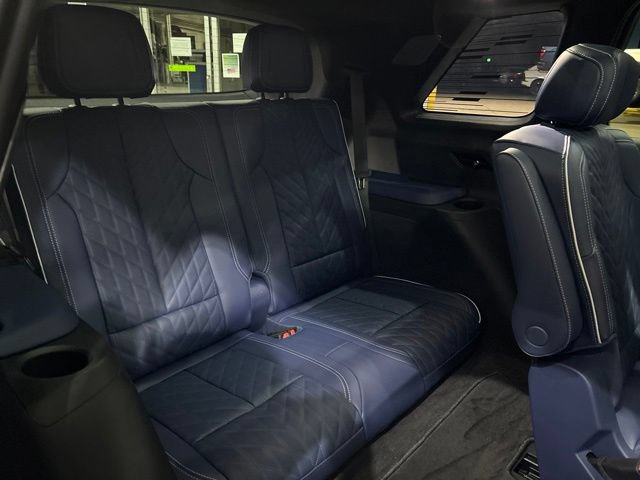 Certified 2026 Cadillac Vistiq Premium Luxury AWD/4WD image 43