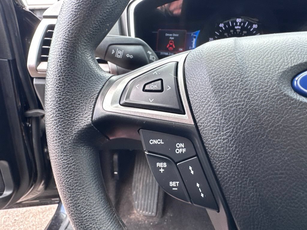 Used 2020 Ford Fusion SE FWD image 16