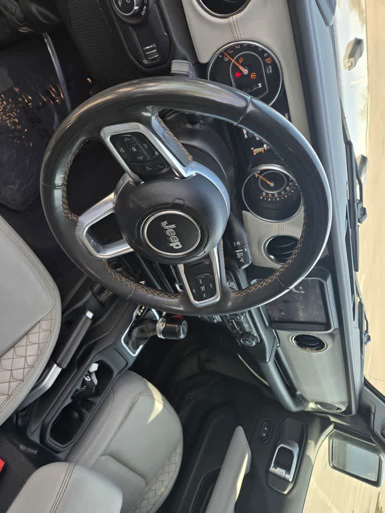 Used 2023 Jeep Gladiator Overland AWD/4WD image 10